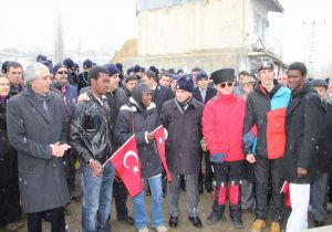 'Kahraman ecdatla övünüyoruz'